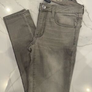 Guess Women's Gray Skinny Jeans